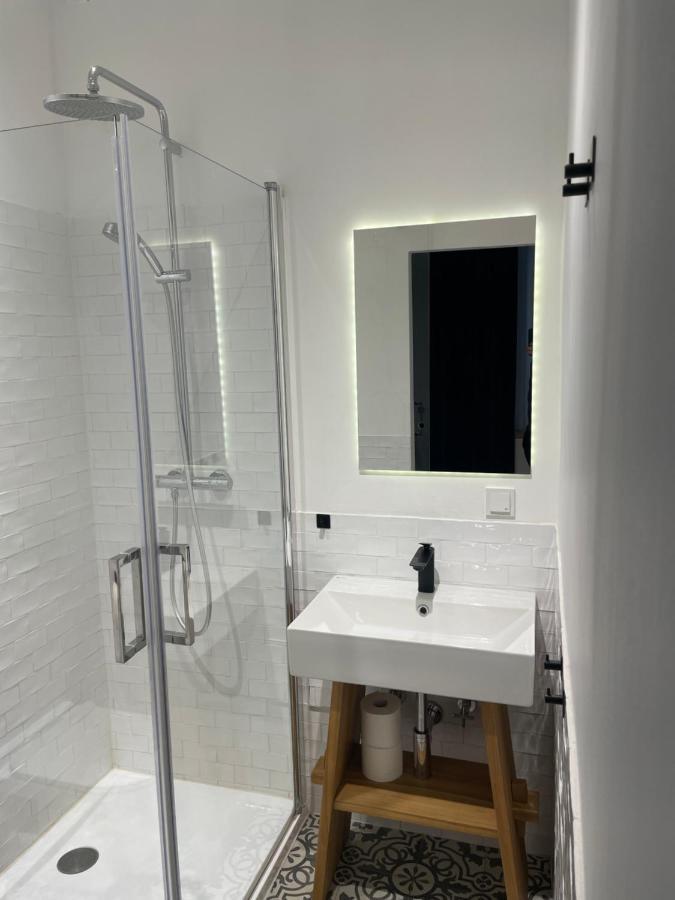 City Apartment Downtown Wina Bagian luar foto