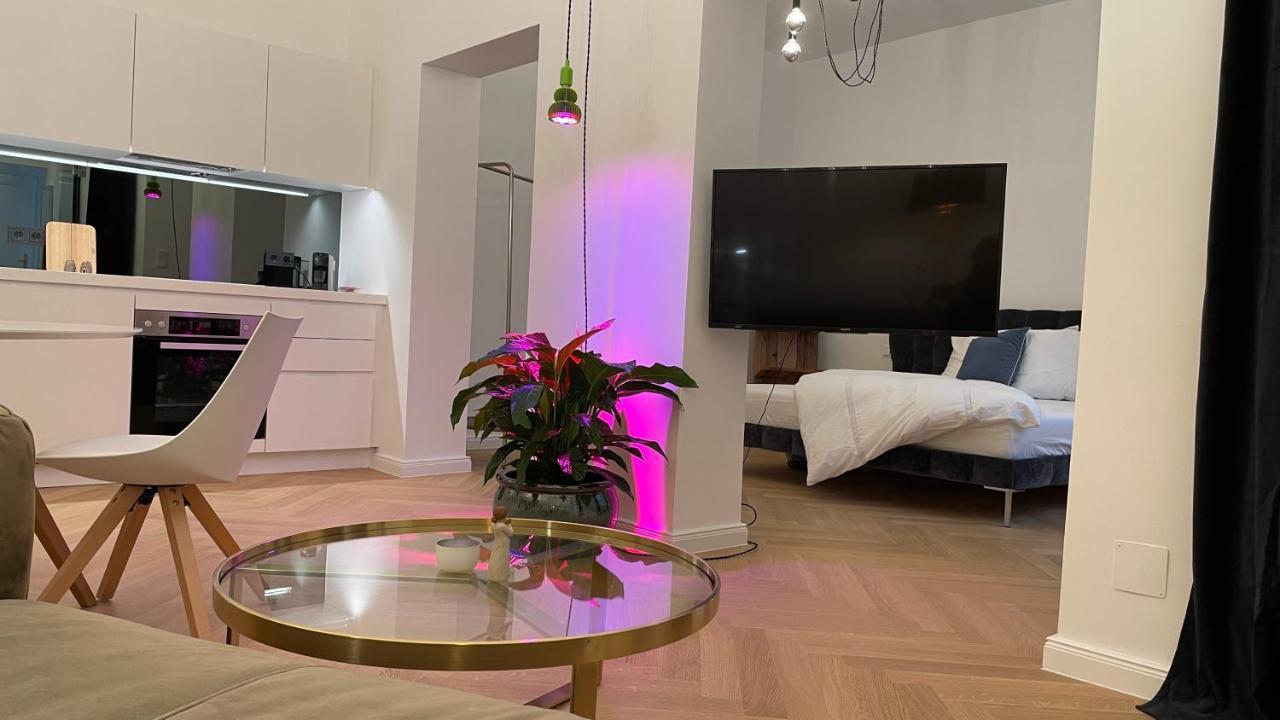 City Apartment Downtown Wina Bagian luar foto