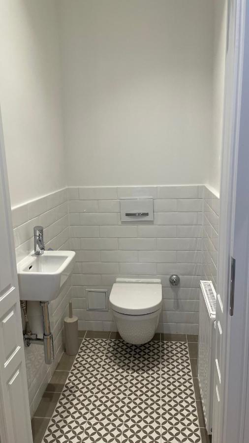 City Apartment Downtown Wina Bagian luar foto