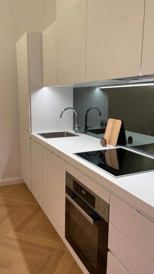 City Apartment Downtown Wina Bagian luar foto
