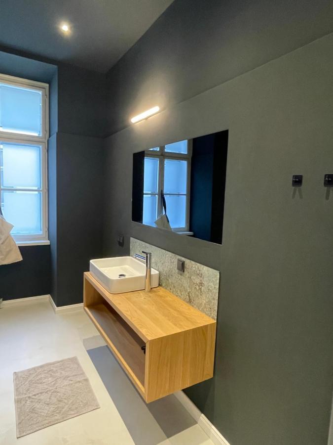 City Apartment Downtown Wina Bagian luar foto