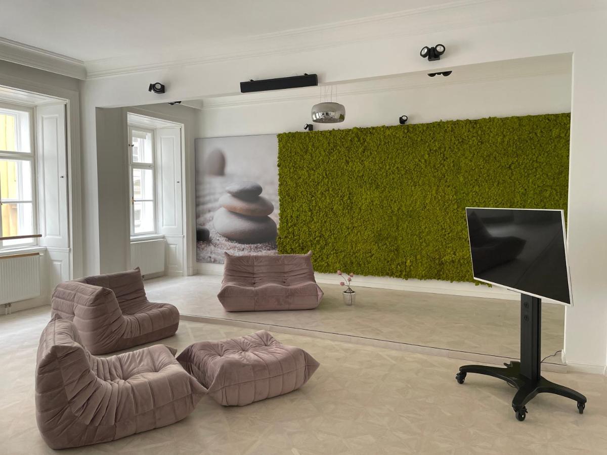 City Apartment Downtown Wina Bagian luar foto