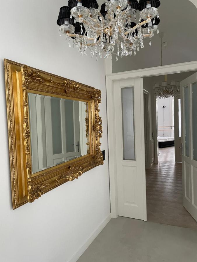 City Apartment Downtown Wina Bagian luar foto