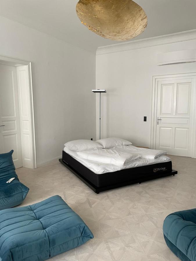 City Apartment Downtown Wina Bagian luar foto