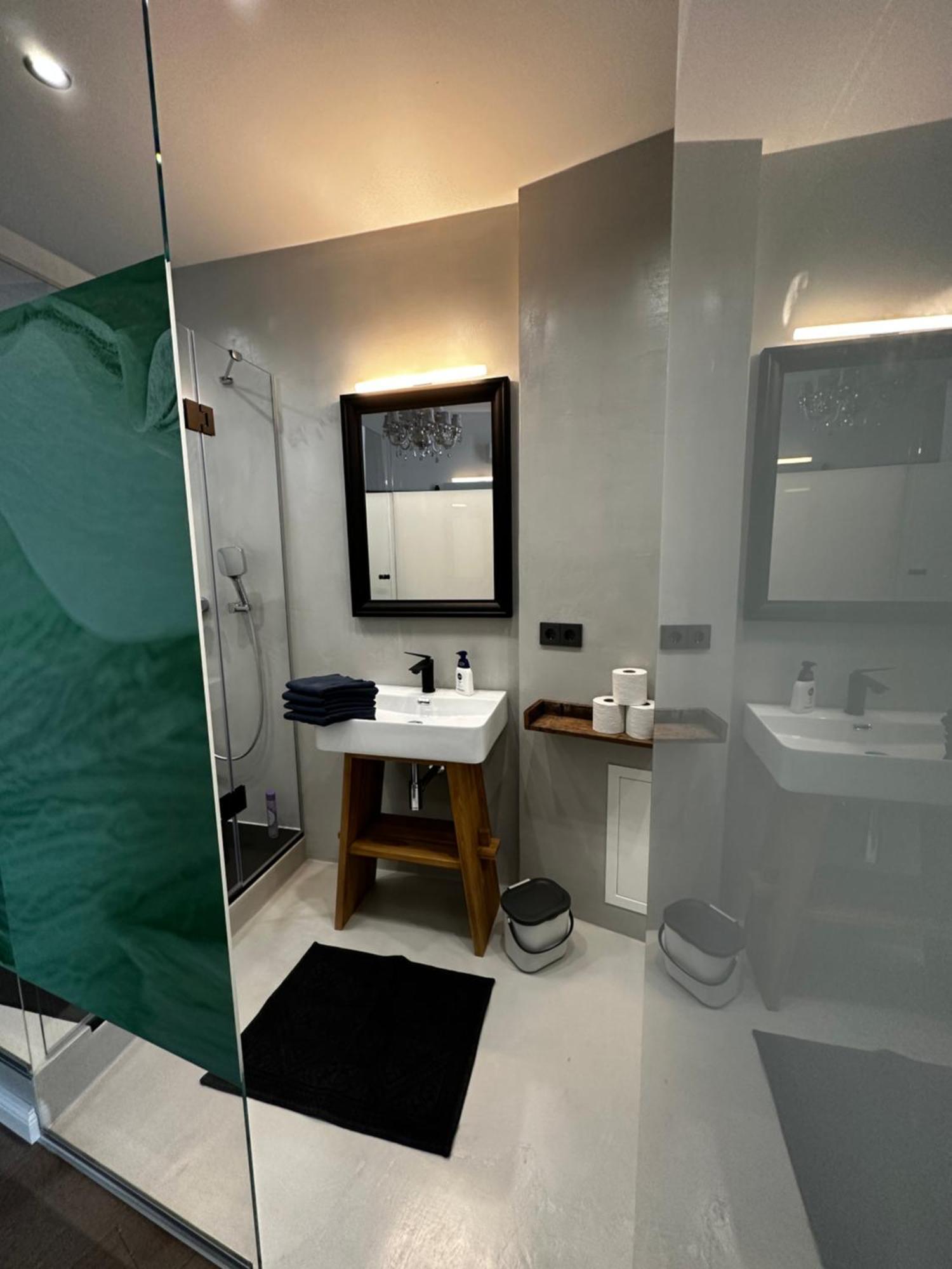 City Apartment Downtown Wina Bagian luar foto